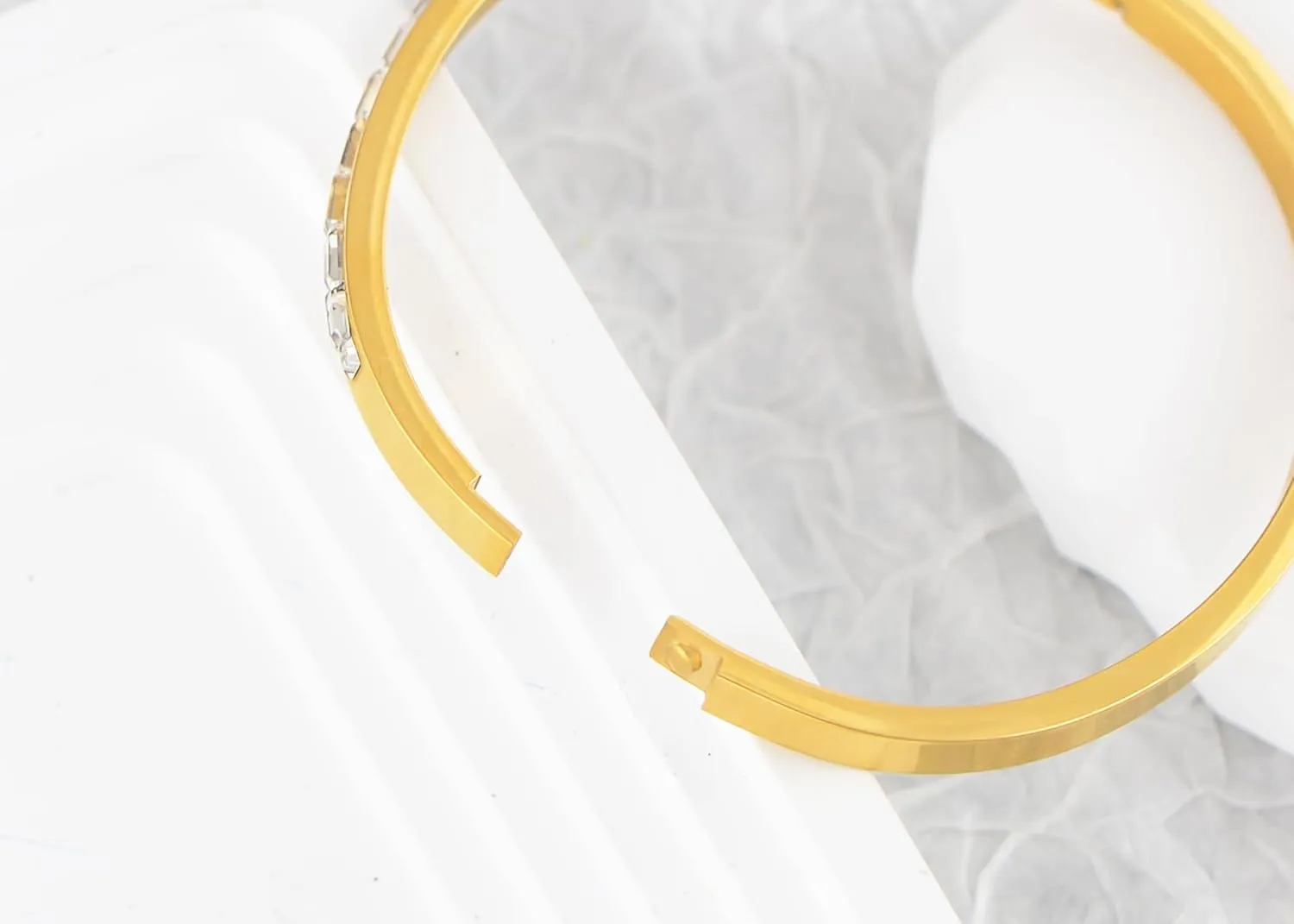 Alilang 18K Gold Plated Crystal Rhinestone Bangle Bracelets for Women with Cubic Zirconia  Stainless Steel Bracelet Jewelry for Christmas, Valentines, Birthday