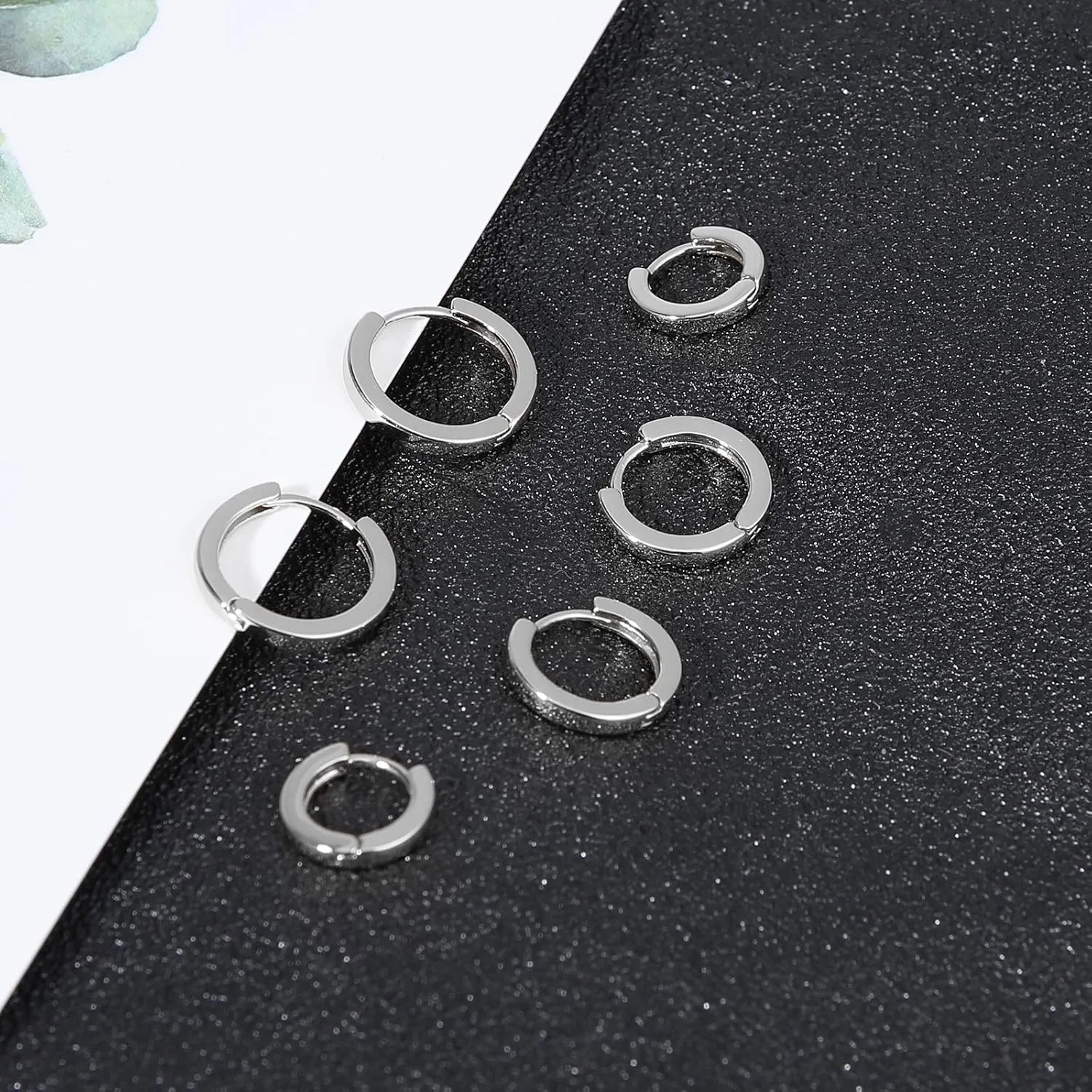 micuco 3 Pairs Small Hoop Earrings for Women, Tiny Helix Hoop Earring for Men, Cartilage Hoop Earring Set, Hypoallergenic Earrings