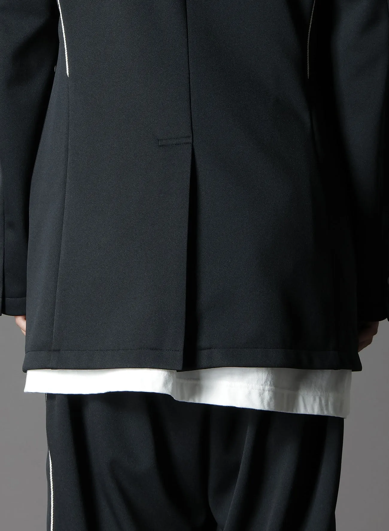 POLYESTER SMOOTH SWITCHING PIPING JACKET