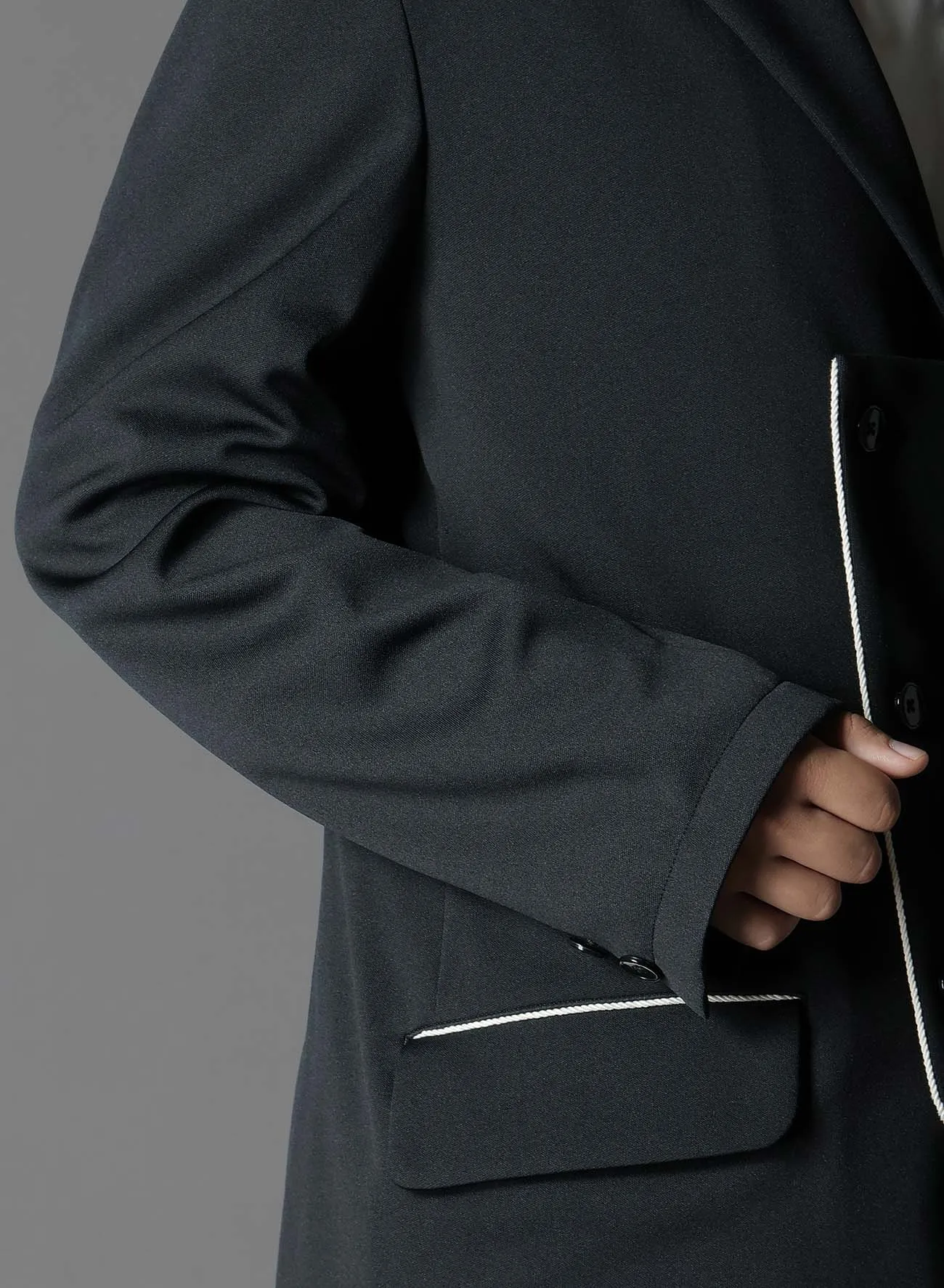 POLYESTER SMOOTH SWITCHING PIPING JACKET