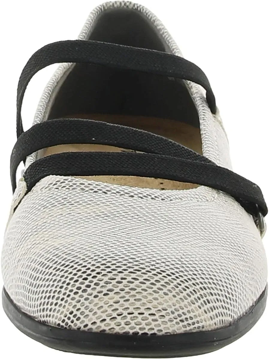 Trotters Women's Della Ballet Flat