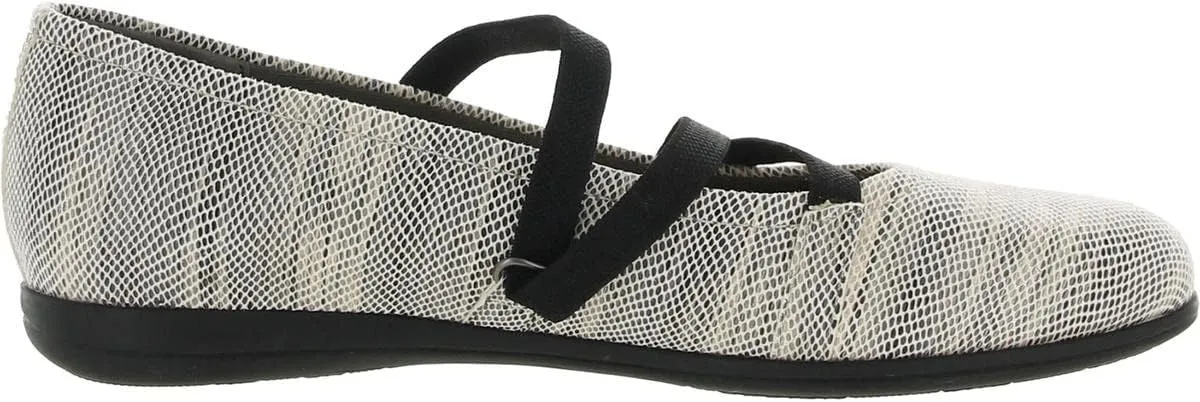 Trotters Women's Della Ballet Flat