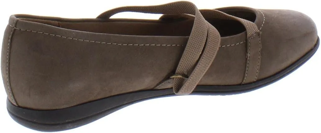 Trotters Women's Della Ballet Flat