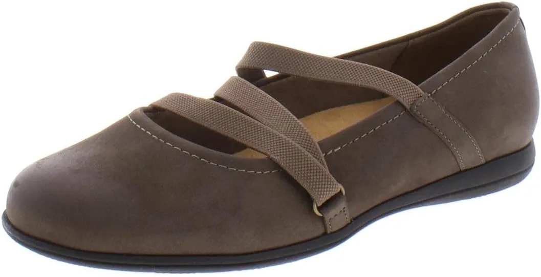 Trotters Women's Della Ballet Flat